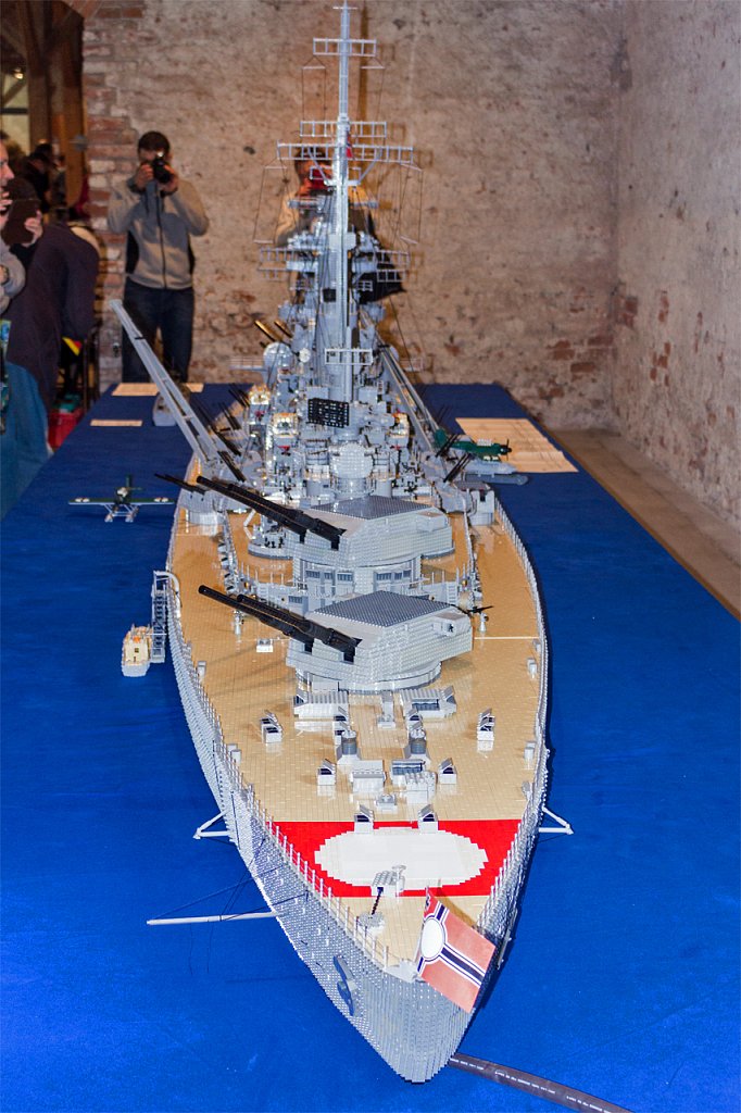 Schlachtschiff "Bismarck" aus Lego II