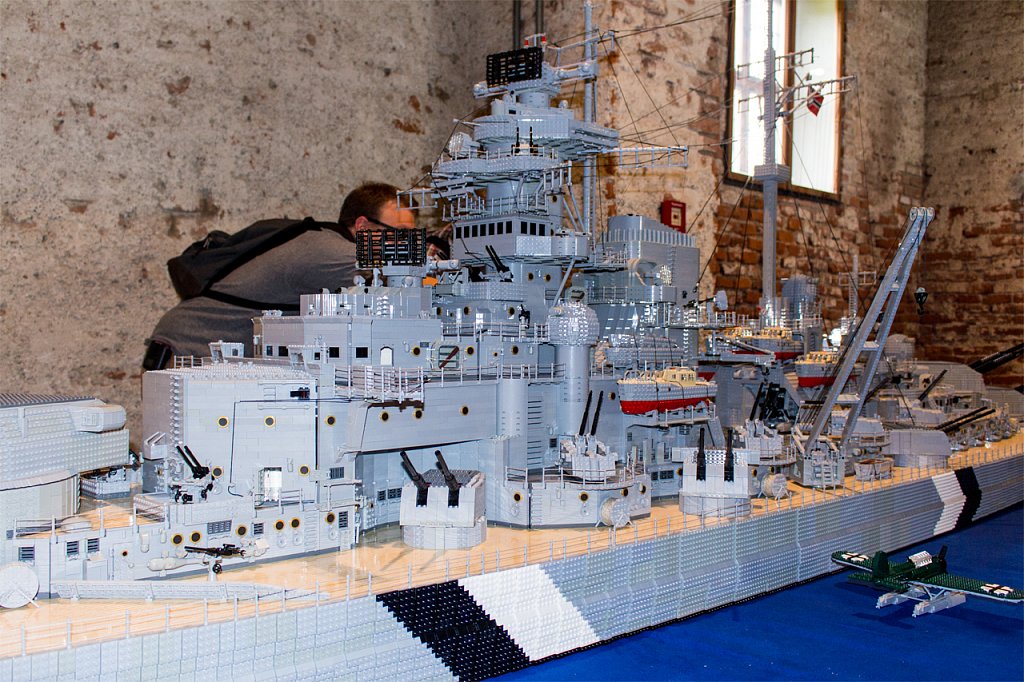 Schlachtschiff "Bismarck" aus Lego III