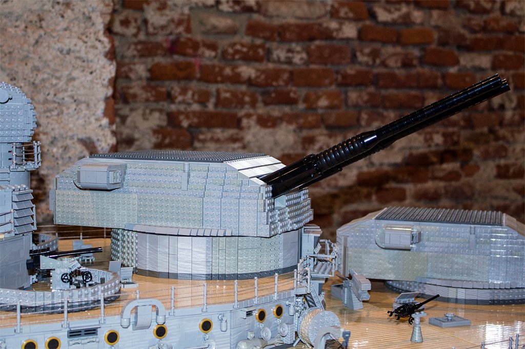 Schlachtschiff "Bismarck" aus Lego V
